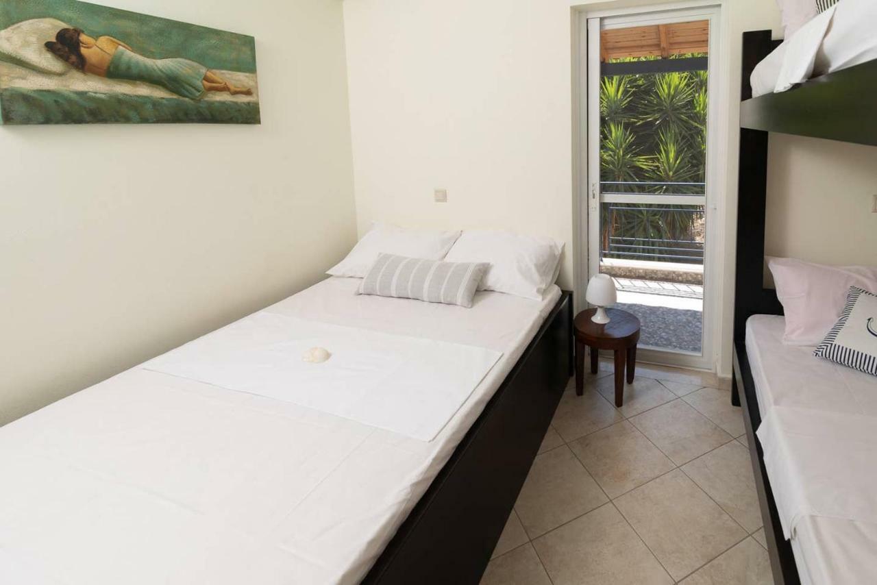 Seaview Flat Steps To The Beach Karavostasi  Bagian luar foto